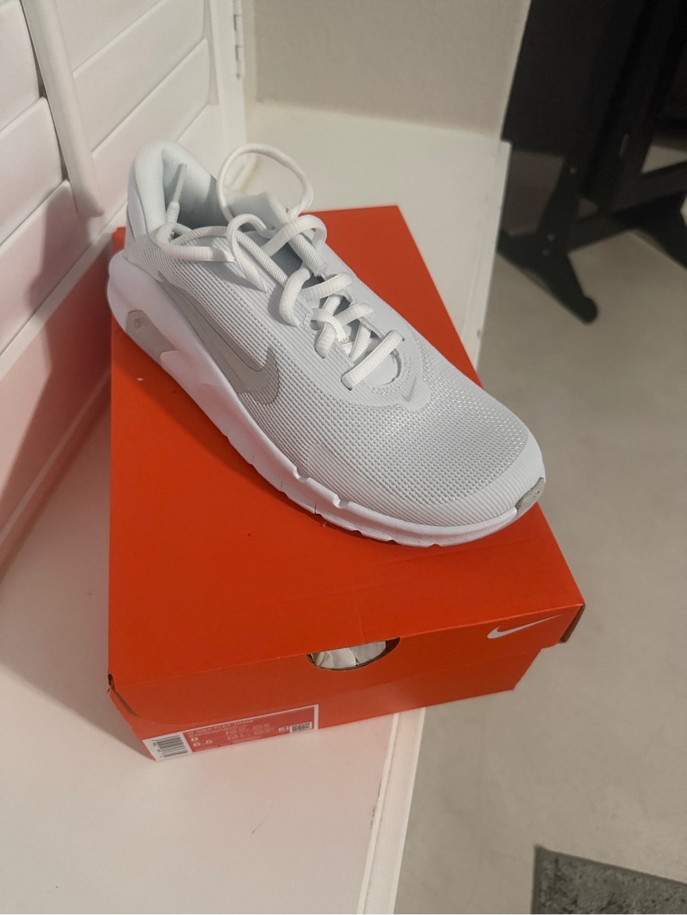 Nike Sneakers size 8 womenโs -